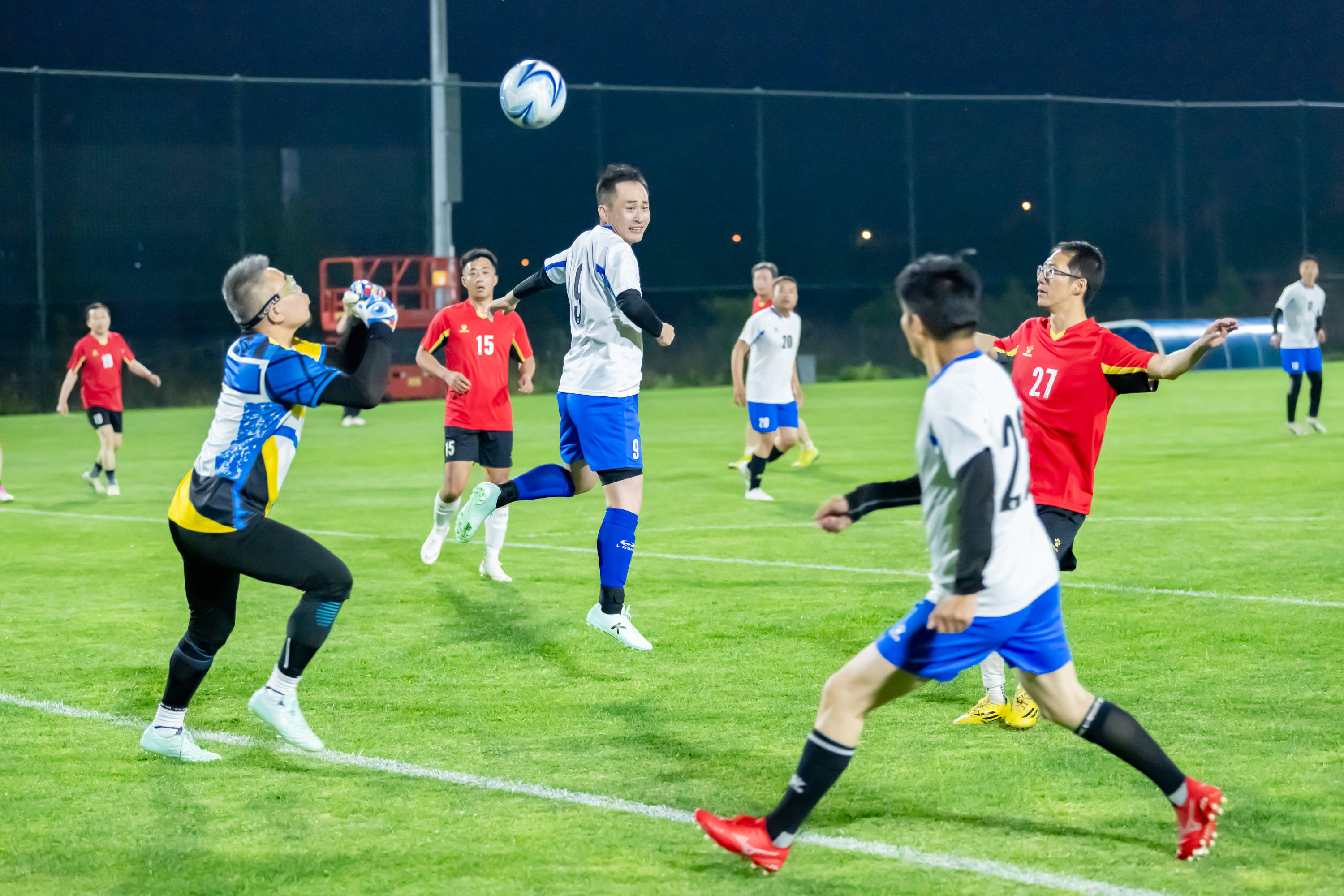 一个鲜明的 一个鲜明的